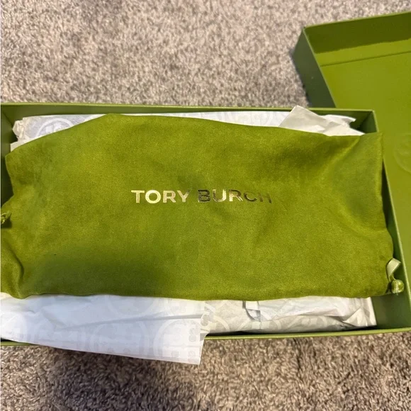 NWT Tory Burch size 9 cream leather thong sandal with silver hardware - Picture 8 of 14